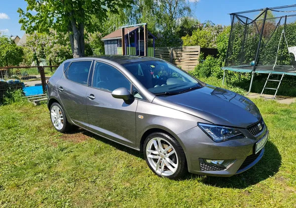 samochody osobowe Seat Ibiza cena 39900 przebieg: 91000, rok produkcji 2017 z Szczecin